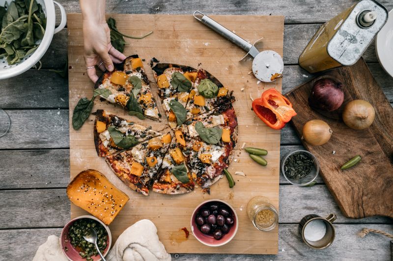 anthonys coal fired white garlic pizza
